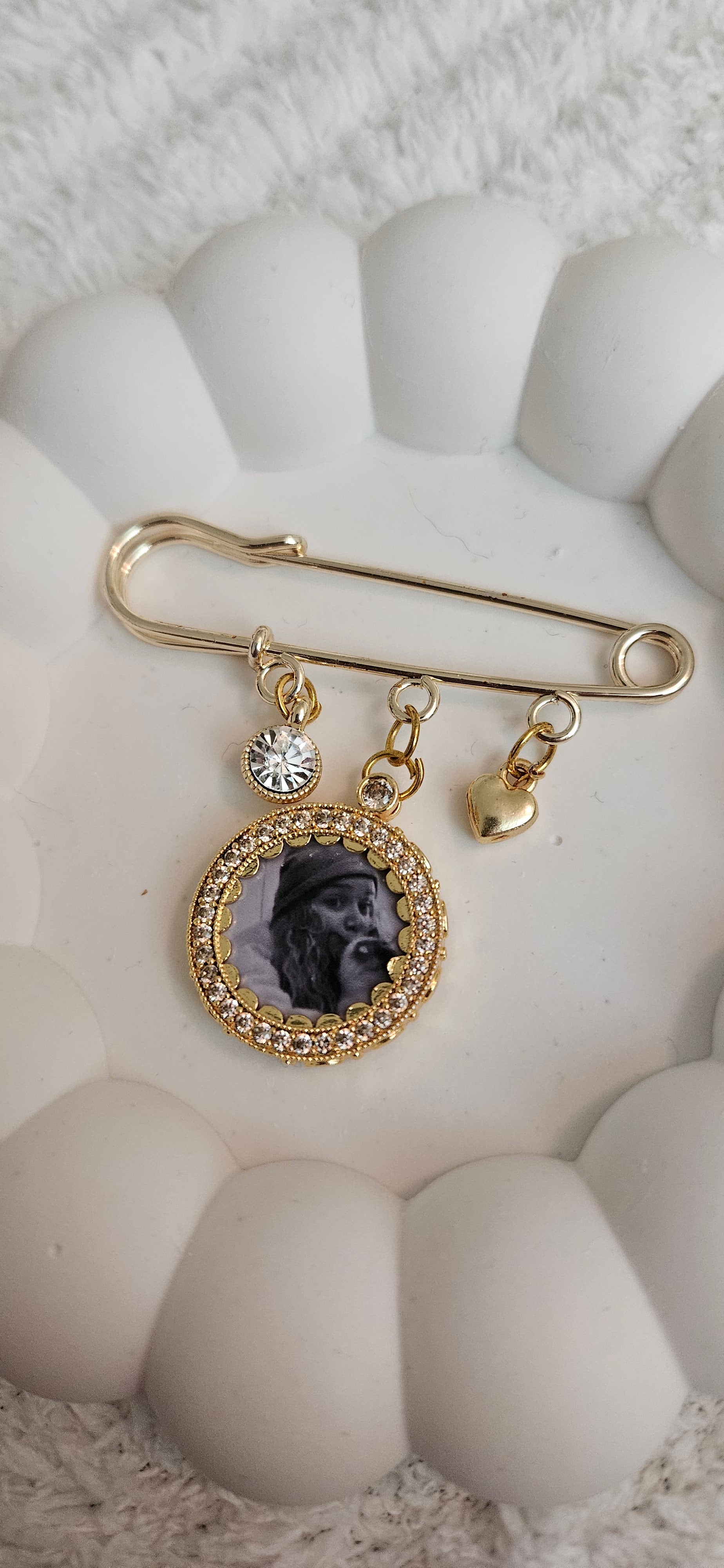 Kişiye Özel Portreli Tek Çerçeve Hatıra İğnesi