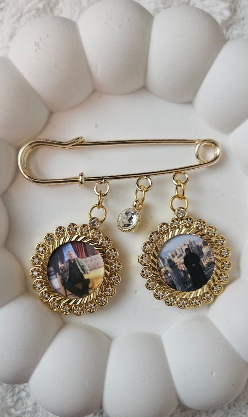 Kişiye Özel Portreli 2`li Çerçeve Hatıra İğnesi