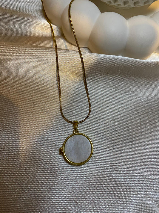 Kişiye Özel Fotoğraflı Gold Madalyon Kolye