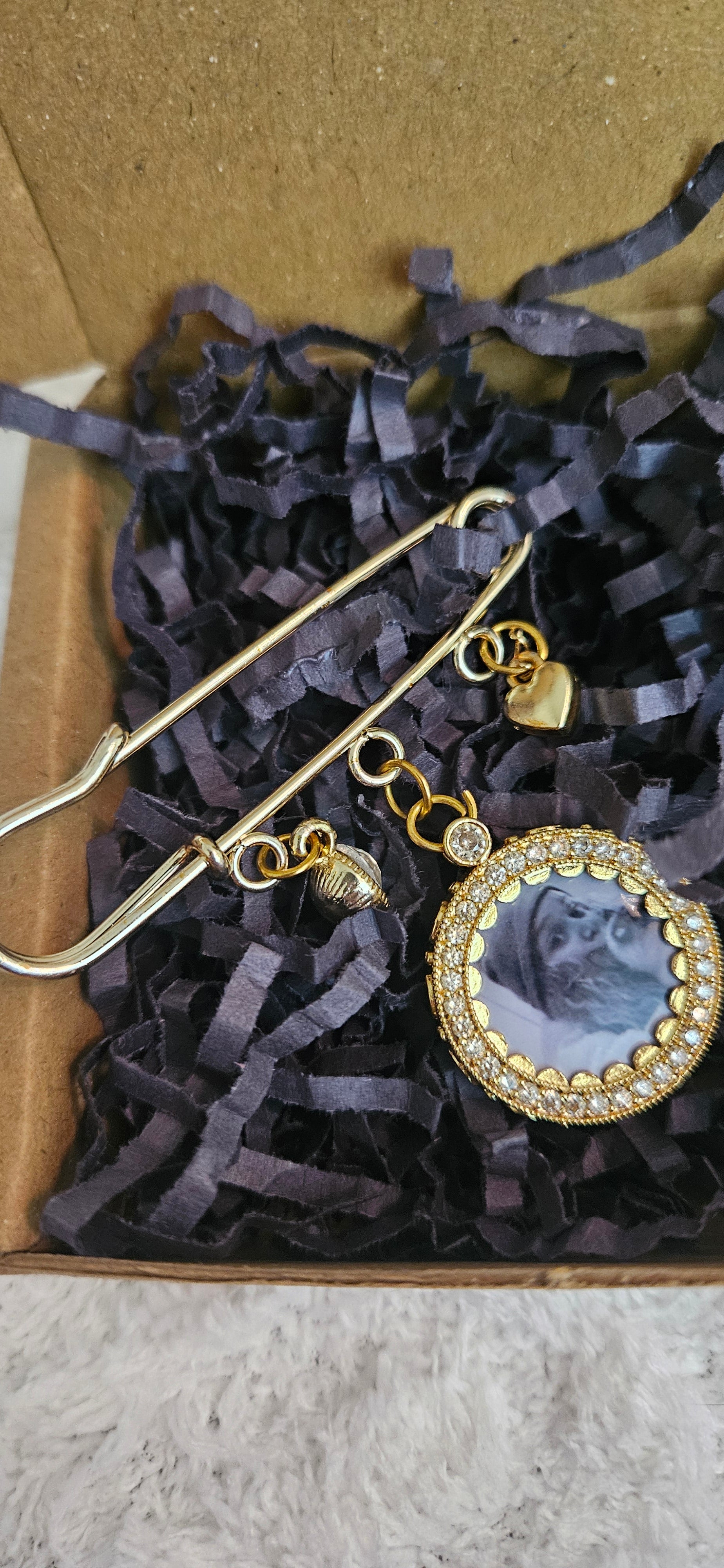 Kişiye Özel Portreli Tek Çerçeve Hatıra İğnesi