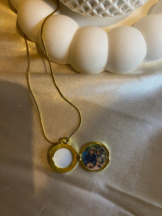 Kişiye Özel Fotoğraflı Gold Madalyon Kolye